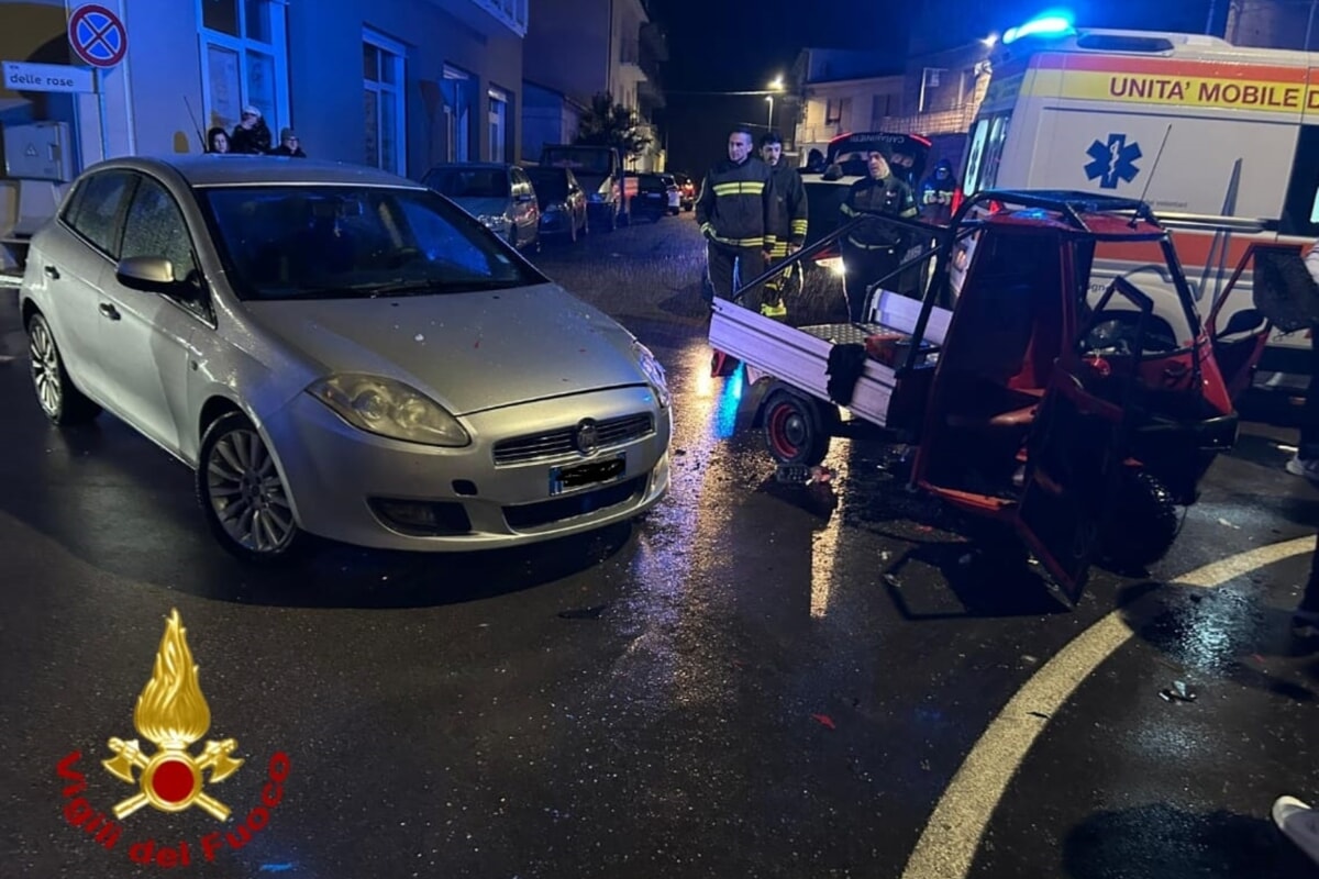 Nella tarda serata del 18 gennaio, un grave incidente ha coinvolto una Fiat Bravo e un'Ape-car in via dello Stadio a San Salvo. Due minorenni, a bordo dell'Ape-car, sono rimasti feriti nello scontro e sono stati trasportati all'ospedale San Pio di Vasto. Sul posto sono intervenuti i vigili del fuoco e i carabinieri, che stanno indagando sulle cause dell'accaduto.