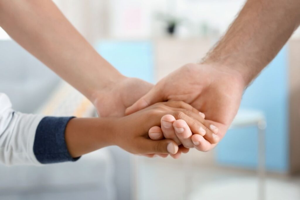 Sei incontri per prepararsi all’adozione. Formazione per futuri genitori adottivi: il nuovo corso. Parrocchia di San Martino ospita il corso sull’adozione. 