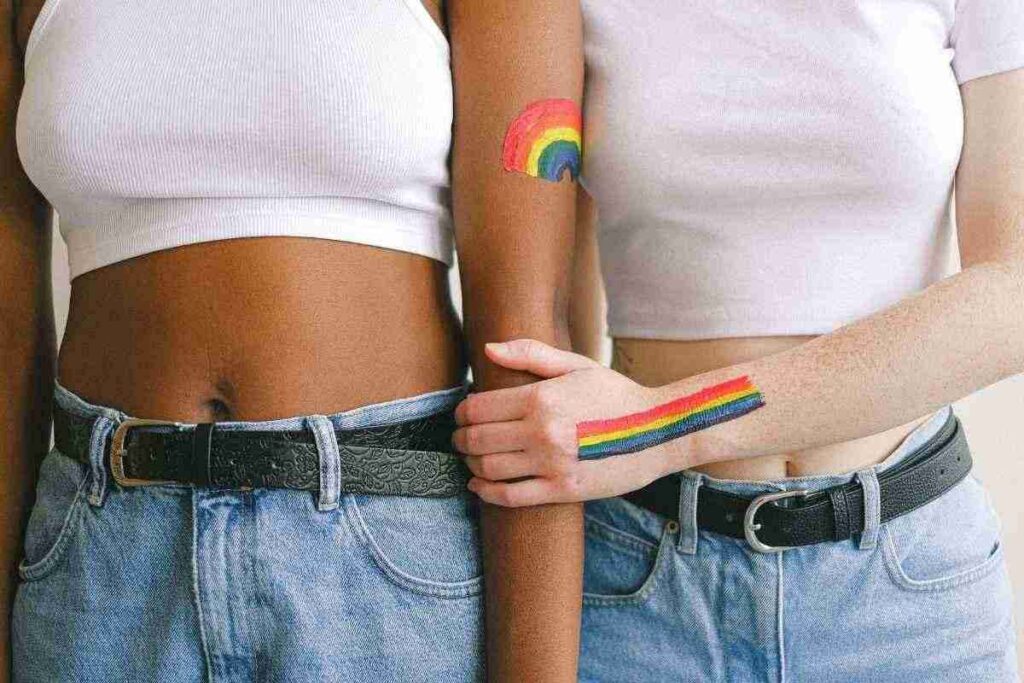 Come affrontare un primo appuntamento gay senza stress. Come capire se c’è chimica al primo appuntamento. L’importanza dell’autenticità nel primo appuntamento gay. Primo appuntamento gay: gli errori da evitare. 