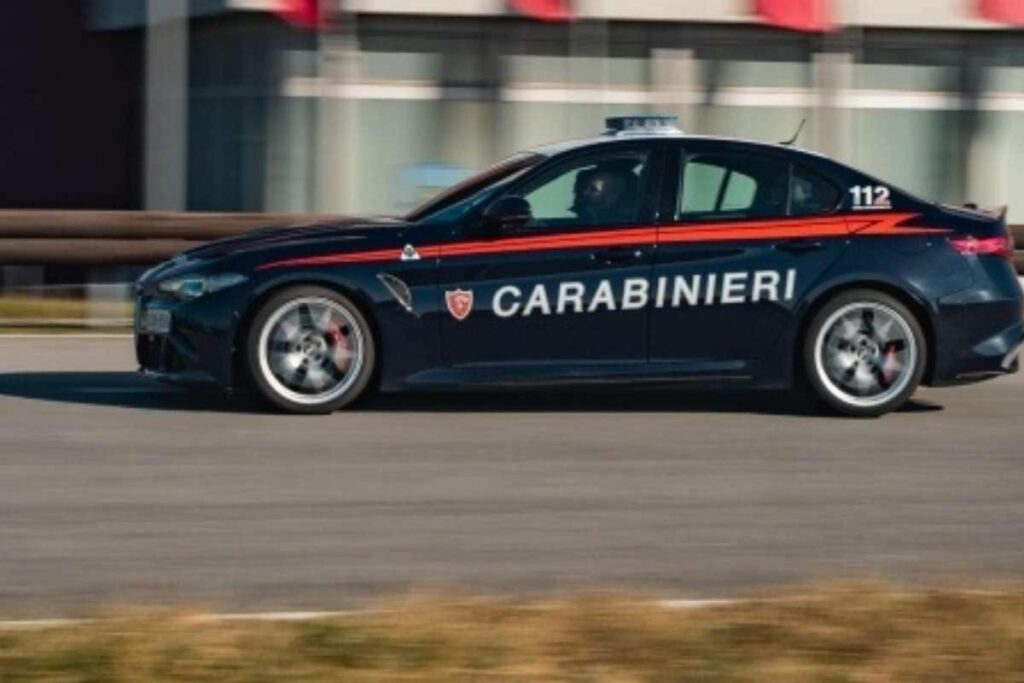 Quattro italiani denunciati per furto aggravato a Montesilvano. Sicurezza in allerta: furti in abitazione sotto controllo. L’impegno delle forze dell’ordine nella lotta ai furti. Abitazioni nel mirino dei ladri: quattro denunciati. 