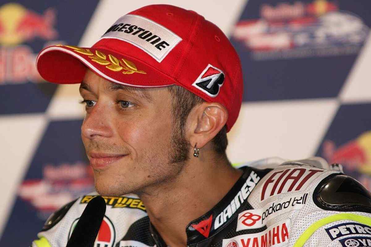 Valentino Rossi: la storia di una leggenda della MotoGP. Il mito di Valentino Rossi, il dottore delle due ruote. Dai kart alle moto: l’incredibile ascesa di Valentino Rossi. Valentino Rossi, il campione che ha cambiato la MotoGP. 