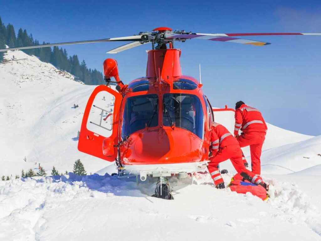 Monte Sirente: si stacca una valanga, intervento del soccorso alpino. Paura sul Monte Sirente: una valanga investe il versante nord. Valanga in Abruzzo: soccorsi in azione sul Monte Sirente. 